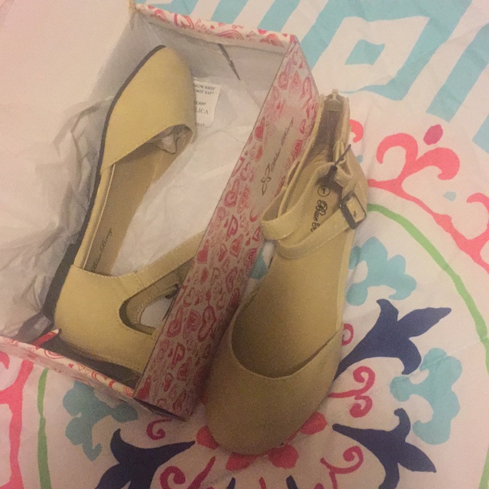 Girl flats